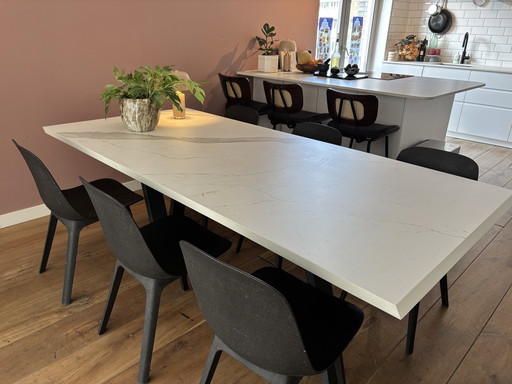 Metaform eettafel van Piet Klerkx - keramiek blad