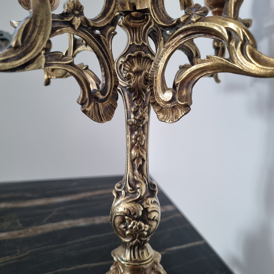 Image 1 of Candelero barroco de latón de cinco brazos