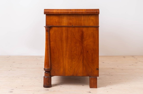 Image 1 of Cómoda Biedermeier de madera de cerezo, mediados del siglo XIX.