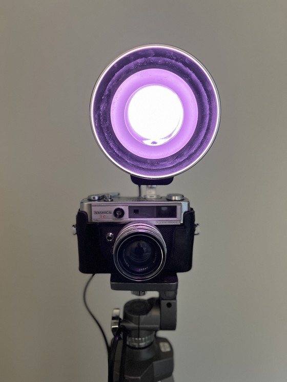 Image 1 of Lámpara de cámara sobre trípode