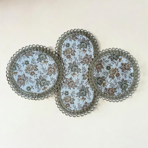 3 Teile Vintage Tischläufer Set mit grünen & orangenen Blumen – Goldfarbener Rand