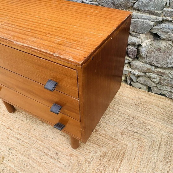 Cassettiera vintage con maniglie in pelle – Anni '50/'60 – Cassettiere, Legno (photo 5 of 25)