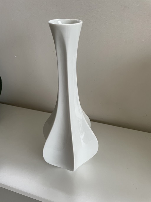 Vintage GEROLD BAVARIA white porcelain vase / flower vase from the 1970s.