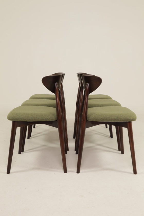 Image 1 of Set moderno di 6 sedie da pranzo, in tessuto verde avocado e legno di faggio noce scuro.