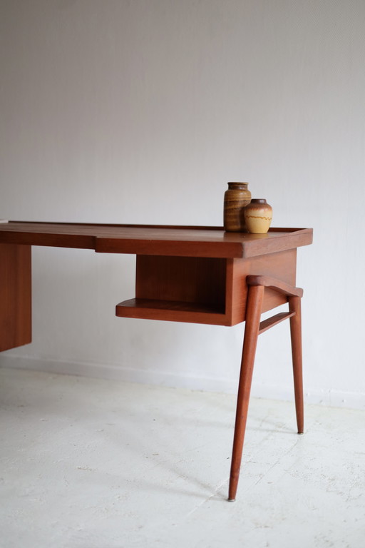 Escritorio danés de mediados de siglo (bajo)