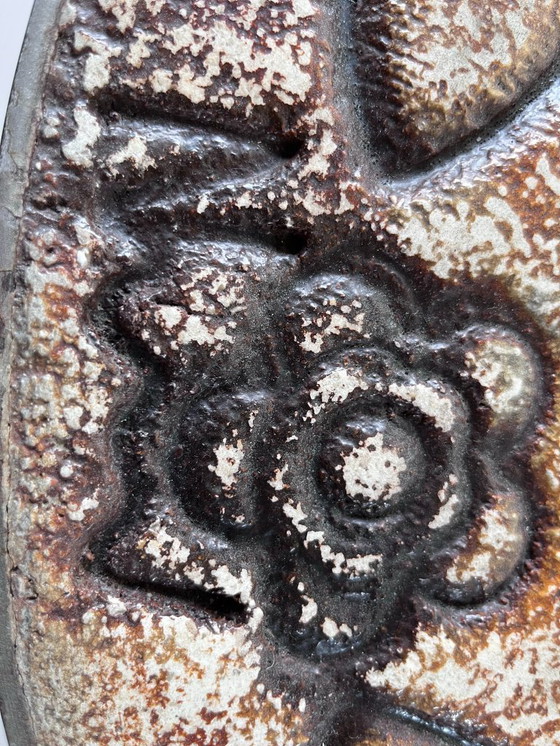 Image 1 of Ronde keramische salontafel toegeschreven aan François Chaty