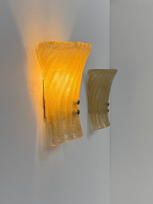 Coppia di applique da parete vintage in vetro di Murano stampato e pressato, Italia, 1980