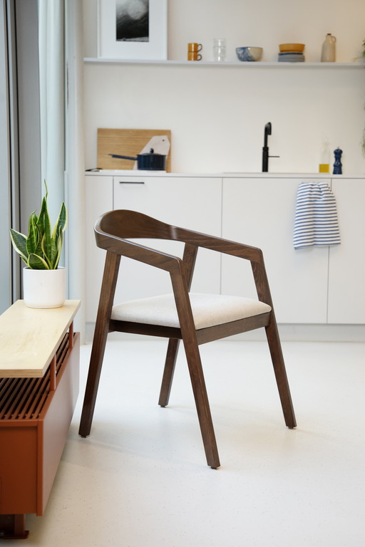 4 X Brown Dining Chair With Beige Seat Cushion