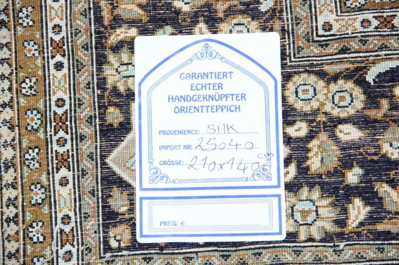 Image 1 of Tappeto persiano Ghom/Qom 100% seta, design classico antico, annodato a mano, 210 x 140 cm