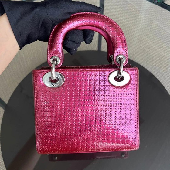 Image 1 of DIOR LADY MINI - Kalbsleder, Mikro-Cannage, Metallic-Rosa, Silberne Beschläge, Verstellbarer Riemen