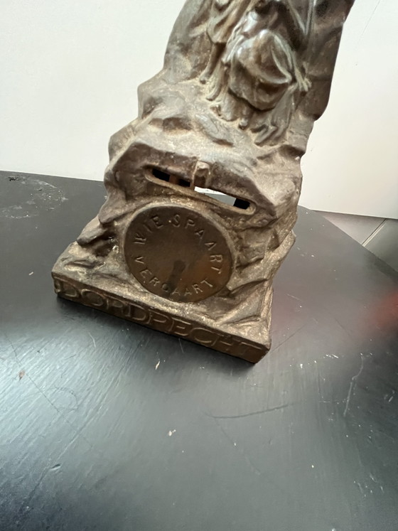 Image 1 of Cast iron Dordrecht spaarpot