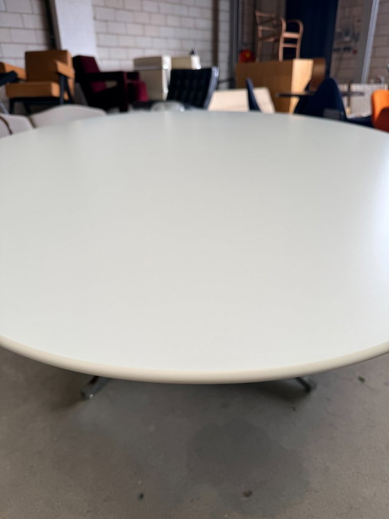 Florence Knoll ovaler Tisch, Florence Knoll – Esstische, Kunststoff, Chrom (photo 3 of 12)