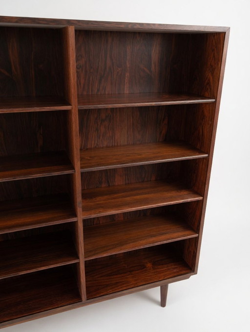 Boekenkast model 6 van palissanderhout, vervaardigd door Omann Jun Mobelfabrik, jaren 1960.