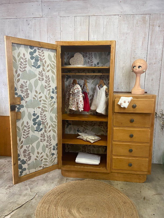 Image 1 of Asymmetrische Garderobe aus den 1950er Jahren