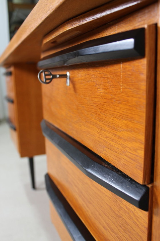 Image 1 of Bureau vintage 1960