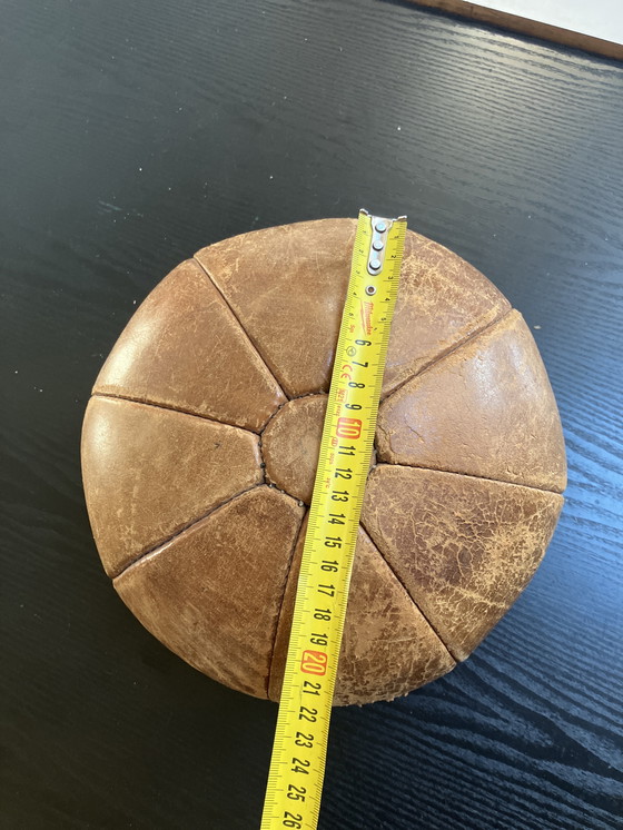 Image 1 of Oude vintage leren medicijnbal 3kg