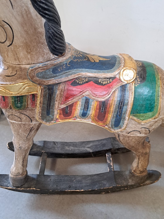 Cavallo a dondolo antico intagliato a mano – Oggetti decorativi, Wood (photo 3 of 6)