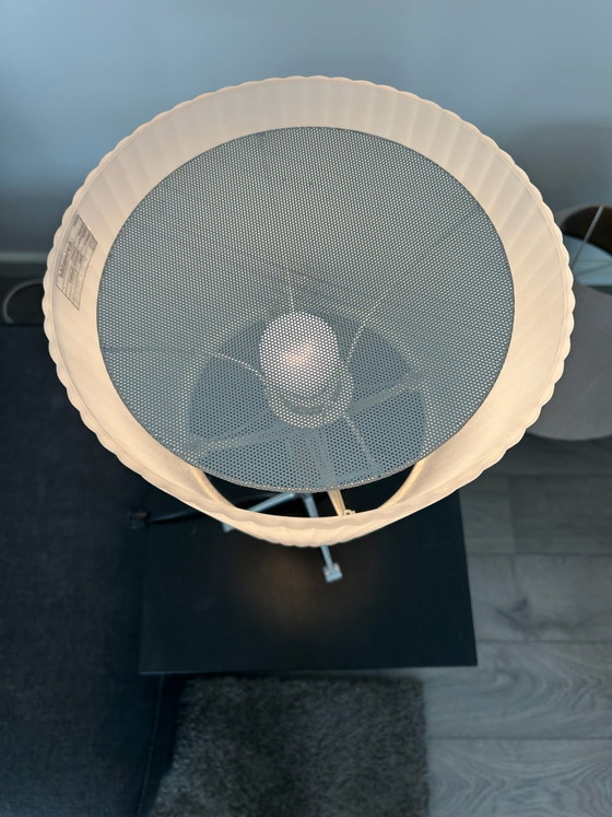 Set: 2 Artemide Orione Table lamps by Rodolfo Dordoni Italy, Aluminium, polished steel, Creme (photo 5 of 11)