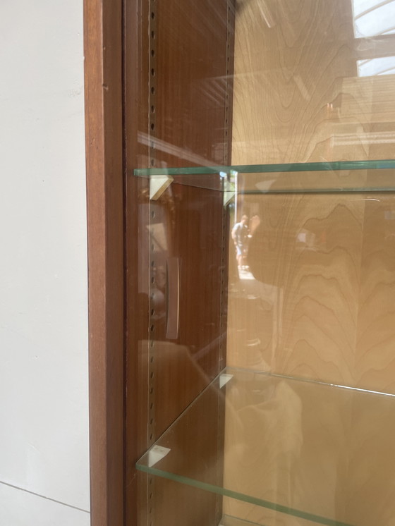 Image 1 of Jaren 60 Winkelkast Verzamelkast Met Glazen Schuifdeuren Boven