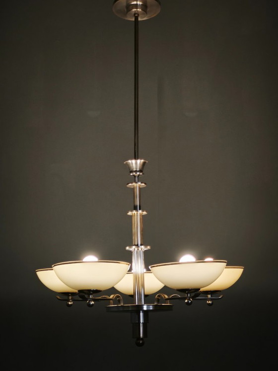 Image 1 of Lustre Art Déco tchèque des années 1930 en nickel avec abat-jour en verre champagne