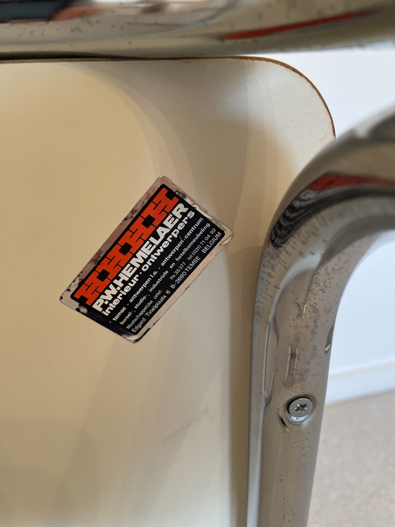 Image 1 of Tavolino da caffè spaziale (Tecta)