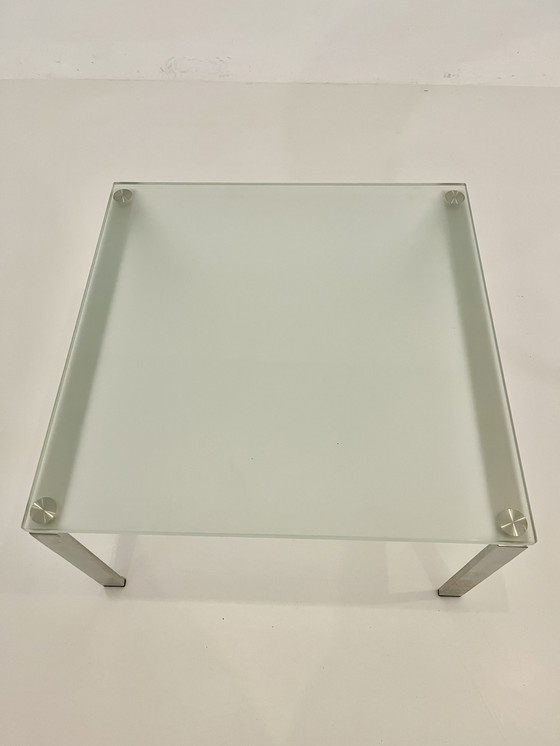 Image 1 of Glass table (high quality)
