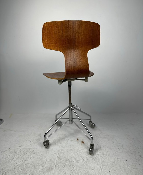 Image 1 of 3113 swivel chair by Arne Jacobsen for Fritz Hansen (1971)