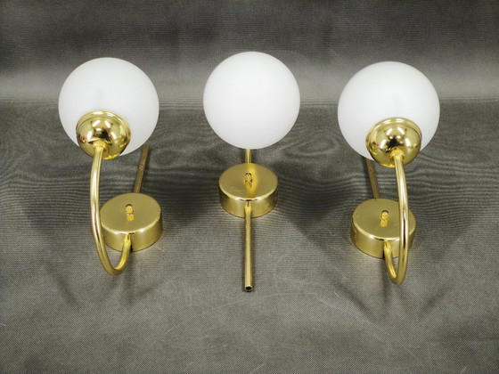 Image 1 of Set aus drei Wandleuchten aus Kamenický Šenov aus Messing und Opalglas