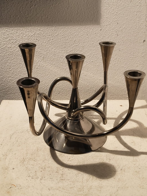 Matthew Boulton II è stato progettato da Giuseppe Chigiotti per il marchio di design italiano Driade.