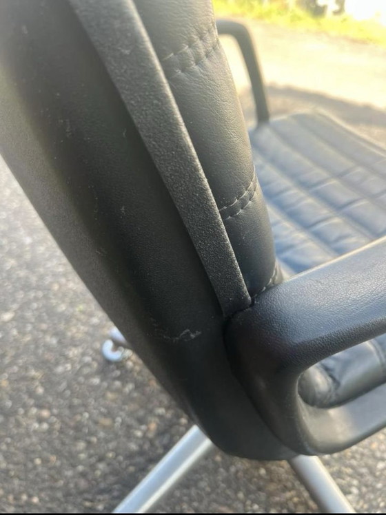 Image 1 of Eurosit Bürostuhl, schwarzes Leder, Metallgestell