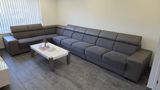 Image 1 of Ruime 5-delige hoekbank met verstelbare hoofdsteunen