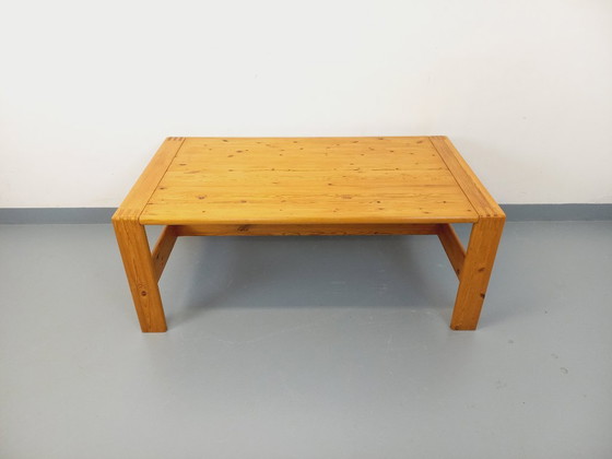 Image 1 of Grote vintage salontafel van massief grenenhout uit de jaren 70/80.