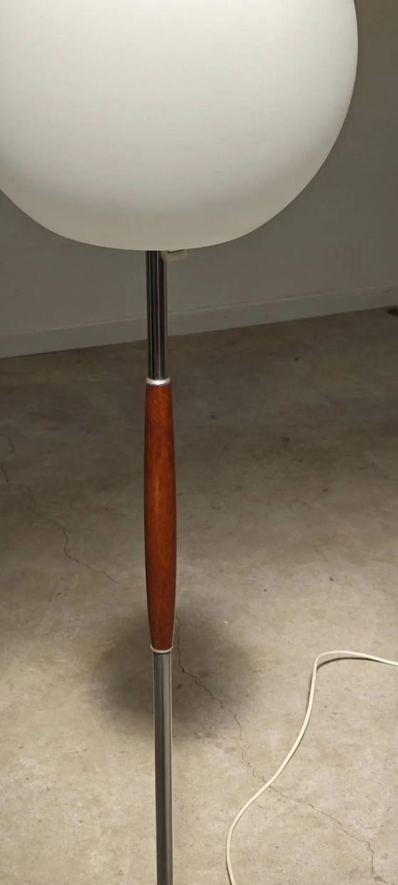 Modernist floor lamp in teak, chrome metal, opaline, Czechoslovakia 60s – Floor lights, Scandinavian (photo 5 of 23)