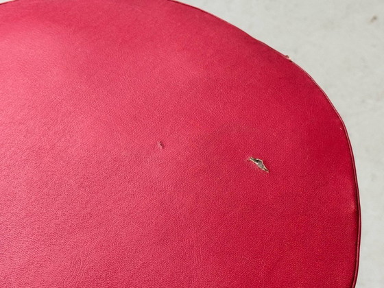 Image 1 of Tabouret vintage avec revêtement rouge et structure chromée, années 1960