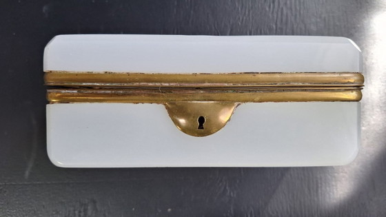 Scatola portagioie vintage in vetro opalino con bordo in ottone. – Oggetti decorativi, Other (photo 5 of 5)
