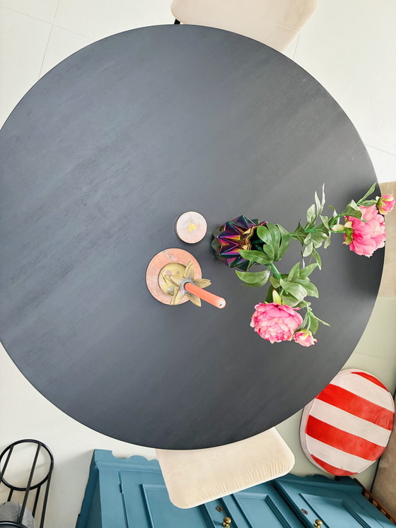 Studio Henk Quadpot Zwarte Ronde Tafel 140 Cm – Dining tables, Metal, Wood (photo 9 of 13)
