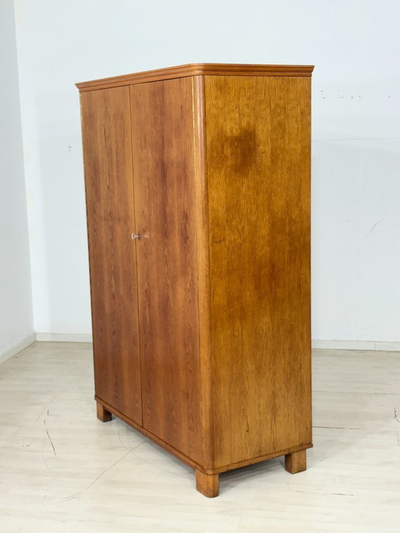 Image 1 of Sehr schöner Kleiderschrank 60er Jahre – Eiche – Top Zustand