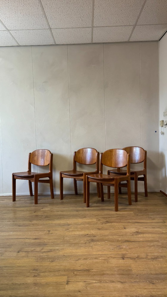 Image 1 of Rare ensemble de 6 chaises Glostrup en teck du milieu du siècle