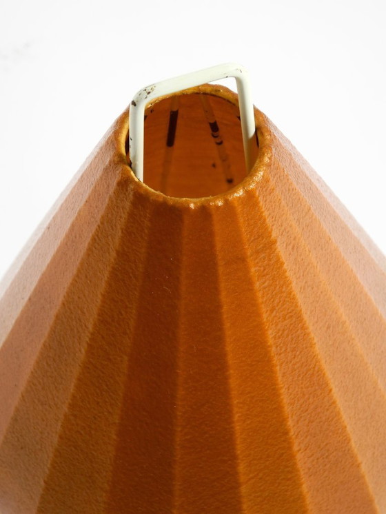Image 1 of Sehr seltene, wunderschöne Mid-Century-Modern-Tischleuchte „Tripod Cocoon“.