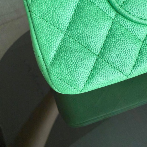 Image 1 of Chanel Classic Flap Medium - Caviar 25CM Gewatteerd Groen Goudkleurige Hardware Serie 27