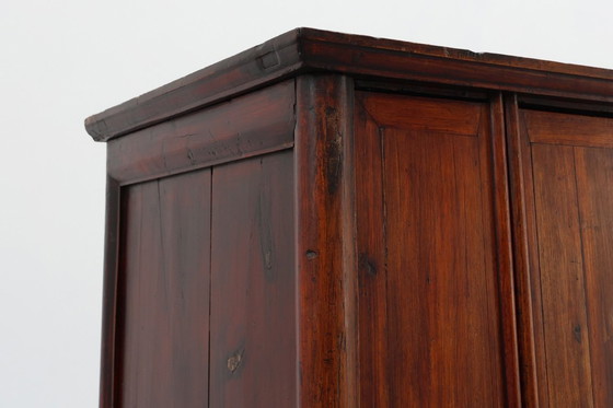 Image 1 of Großer chinesischer Hochzeits- oder Konusschrank aus Holz aus der Qing-Dynastie, 19. Jahrhundert