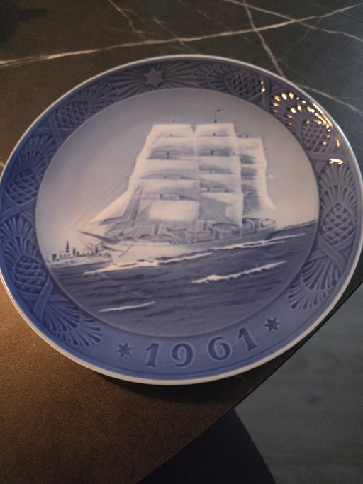Royal Copenhagen Weihnachtsteller 1961