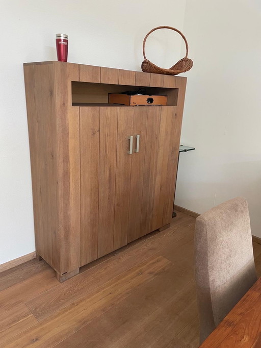 Van Dijk houten linnenkast