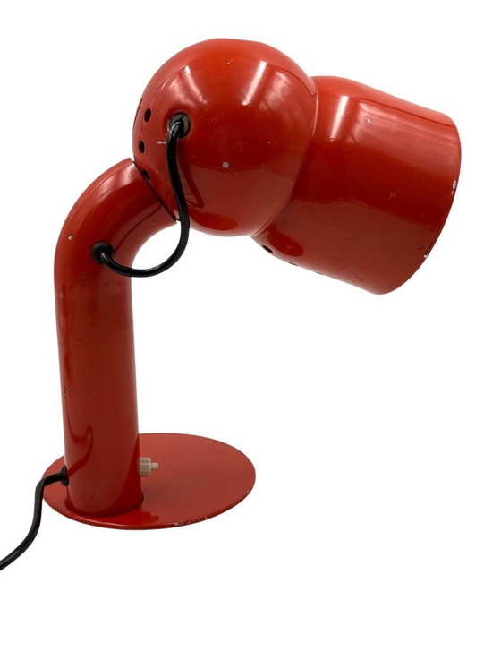 Image 1 of Elio Martinelli, modelo 2135. Lámpara de mesa/escritorio Robot roja, Martinelli Luce, Italia, 1960.