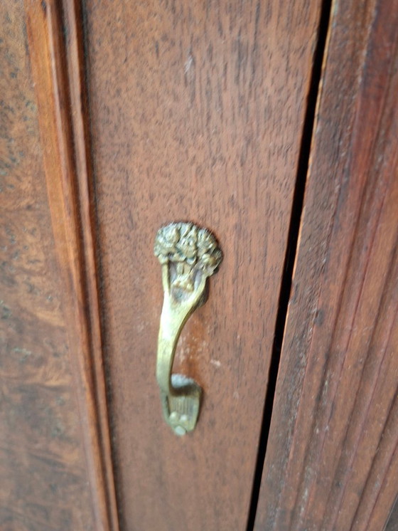 Image 1 of Een paar "Temple"-nachtkastjes uit het einde van de 19e eeuw.