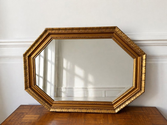 Image 1 of Miroir octogonal en bois doré