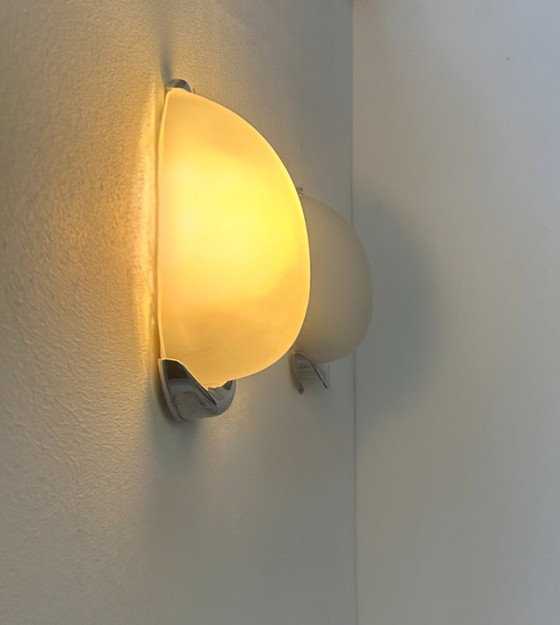 Image 1 of Coppia di applique vintage, metallo cromato e vetro satinato, Francia, 1980