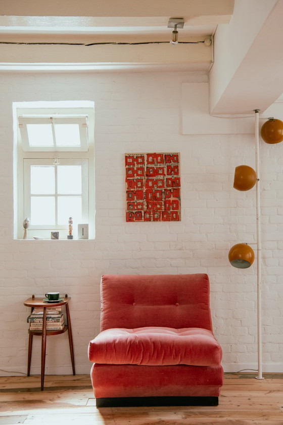 Image 1 of Chaise longue en velours cramoisi