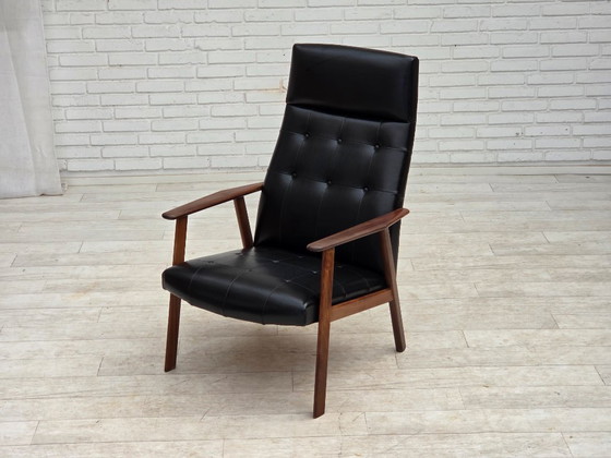 Image 1 of Deense fauteuil uit de jaren 70, zwart kunstleer, teakhout.
