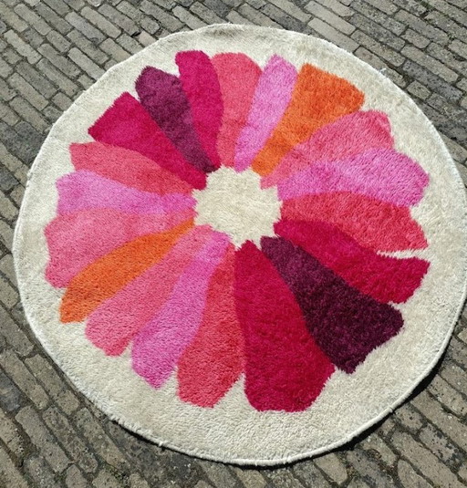 Vintage 1970s smyrna knotted DESSO rug